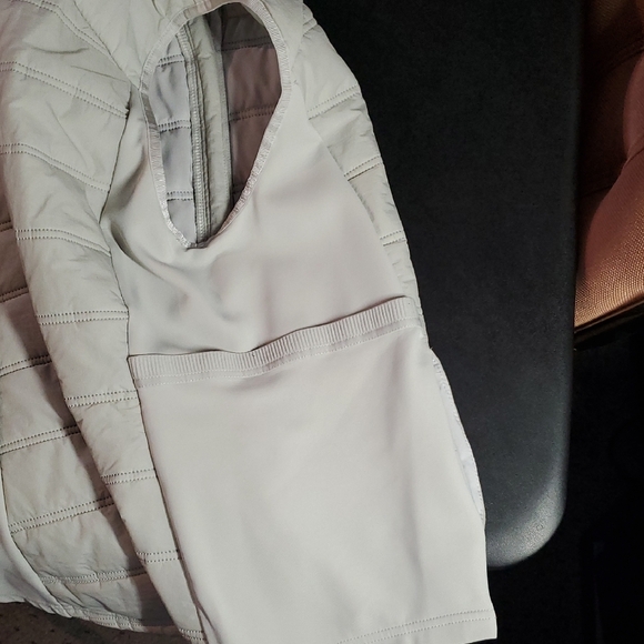 Avia Light Gray Quilted Vest - Picture 4 of 4